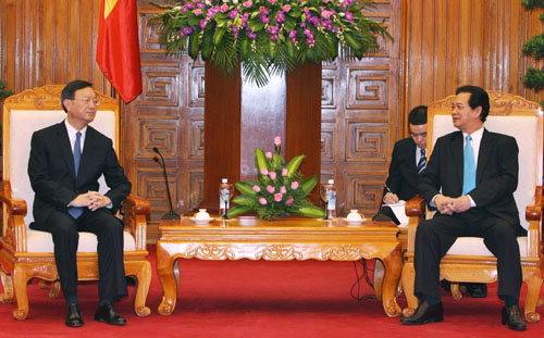 Thủ tướng Nguyễn Tấn Dũng: Cần kiểm soát tình hình, không để xảy ra xung đột ảnh 1